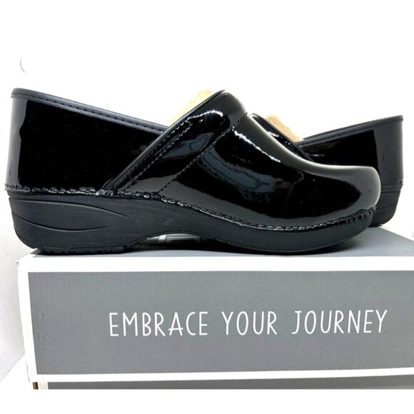 Dansko Black Patent Leather Work Clogs Women's SZ 37 US 6.5 Nurse Shoes Nonslip - Picture 1 of 10